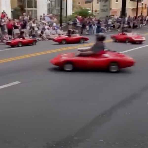 Alcazr at cars at parade
